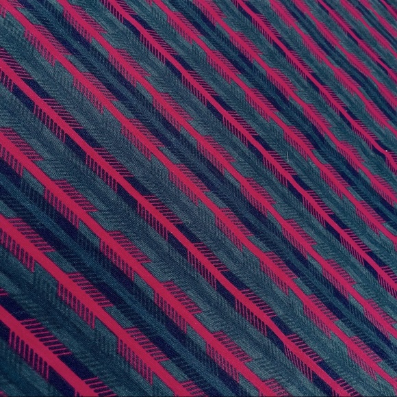 Lularoe size large shirt pink/purple & dark grey arrows/stripes gray 3/4 sleeves - Picture 4 of 13